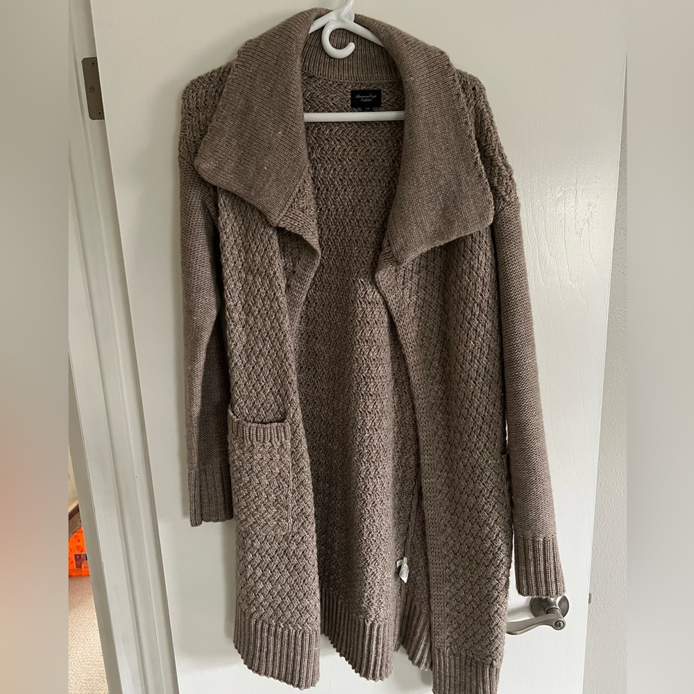 American Eagle heavy weight long sweater. Size medium.
